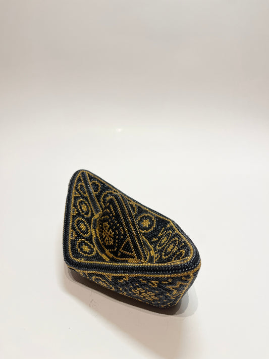 Medium paper boat black and gold