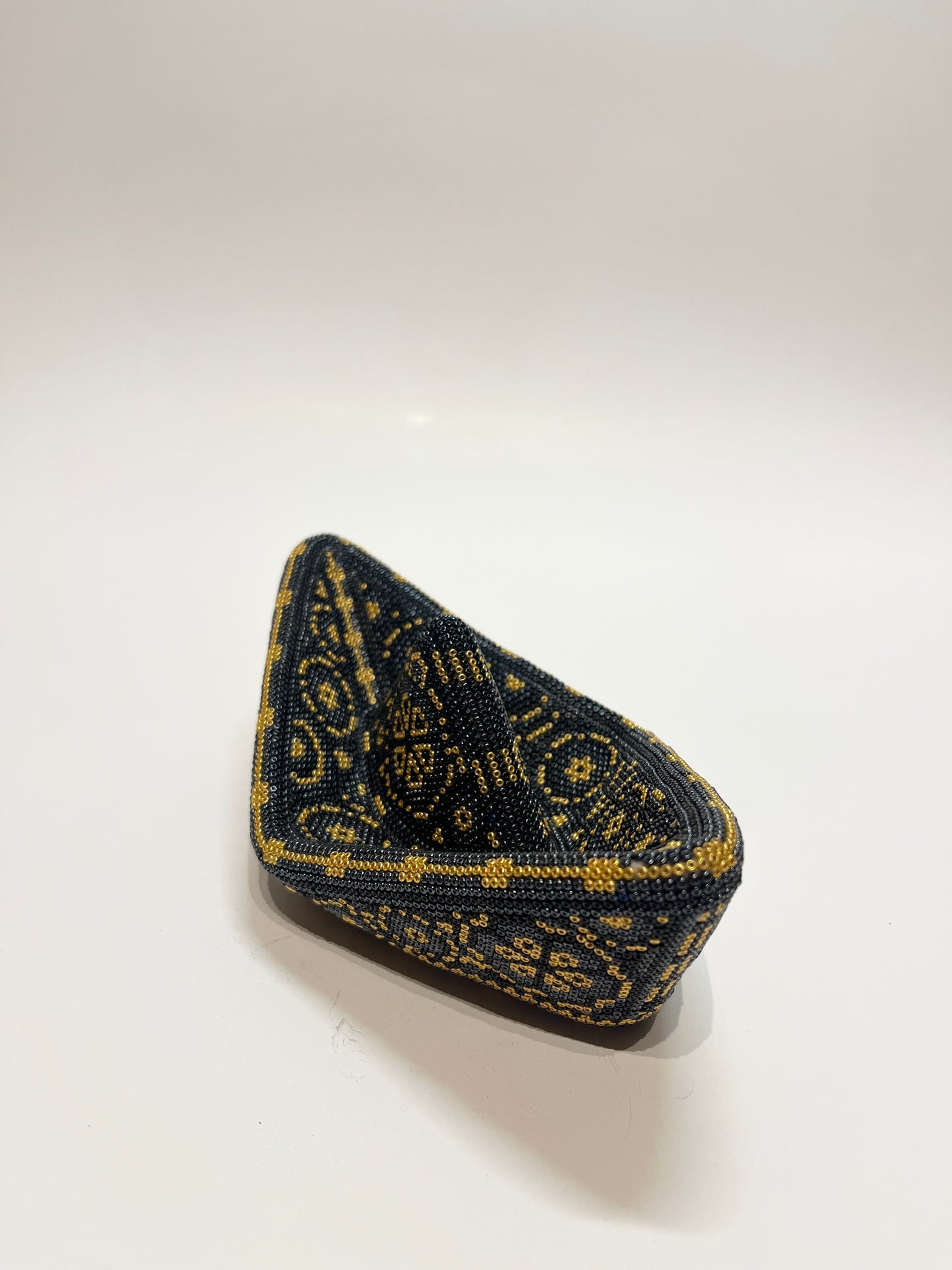 Medium paper boat black and gold ll