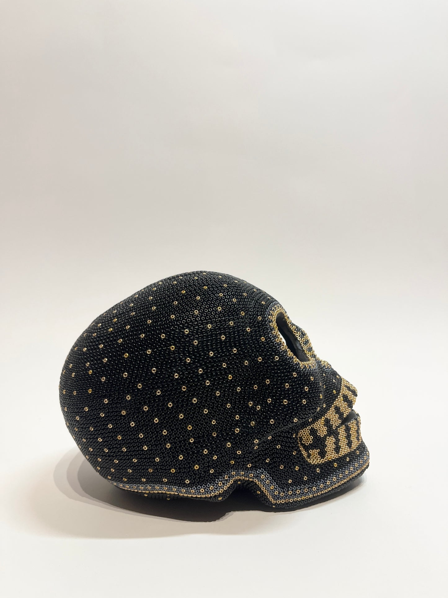 Skull black and gold