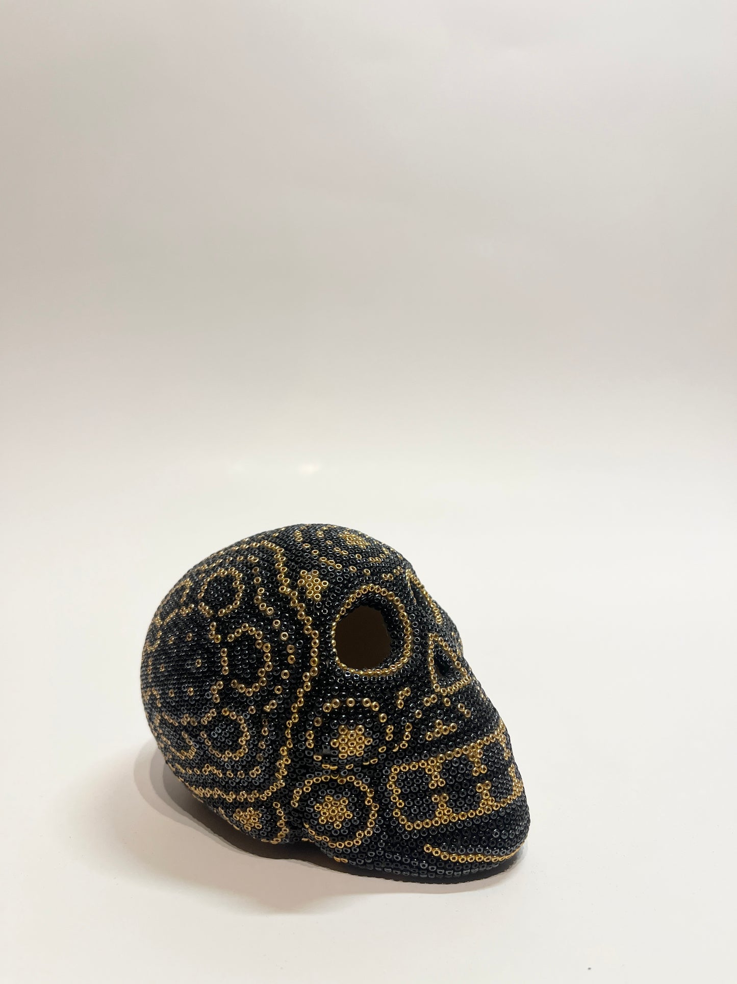 Small skull back and gold